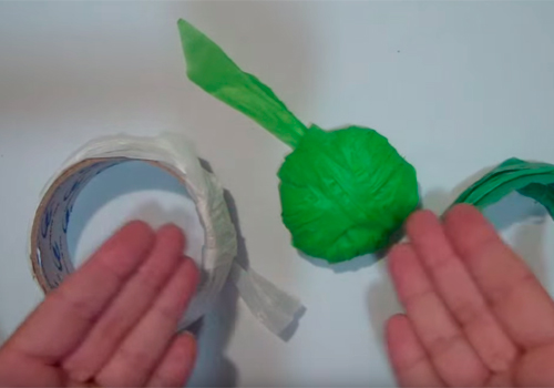 Come realizzare il filo di plastica con le buste